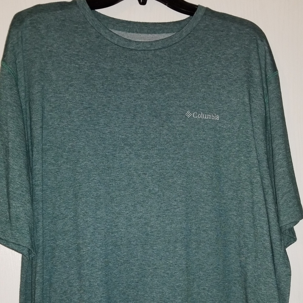 Columbia T-shirt